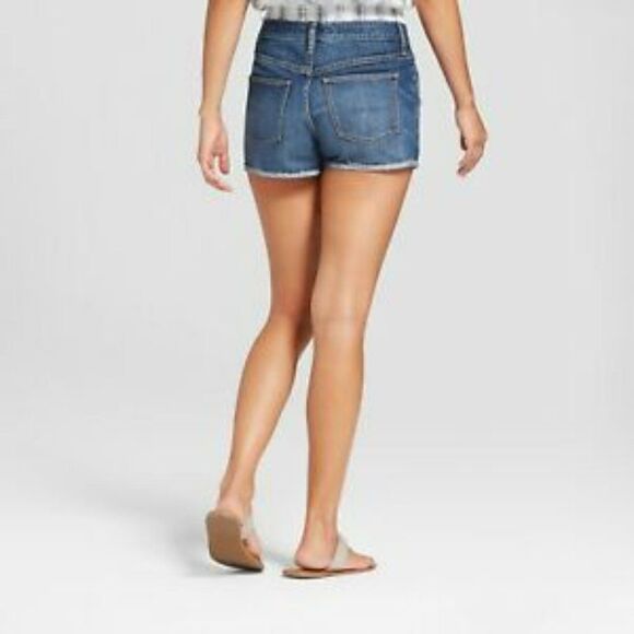 Universal thread High Rise Shortie Size 8 - Picture 2 of 9